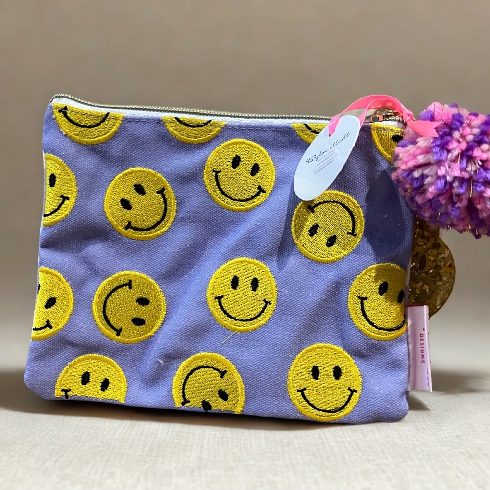 NWT Taylor Elliott Designs Large Smiley Pouch.